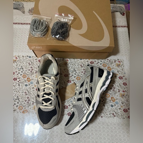 Ronnie Fieg Kith for ASICS GEL-KAYANO™ 12.1 PEAT / CREAM Men’s Size 11 2025 - Picture 1 of 11
